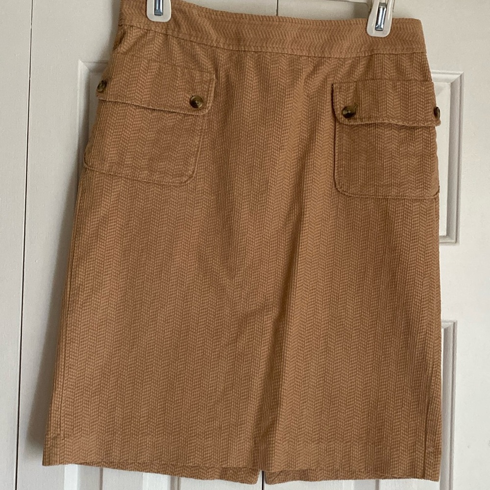 Tan Isaac Mizrahi skirt, size 2